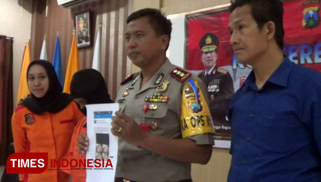 Pengunggah foto syur saat pers rilis Polres Probolinggo (FOTO: Dicko/ TIMES Indonesia)