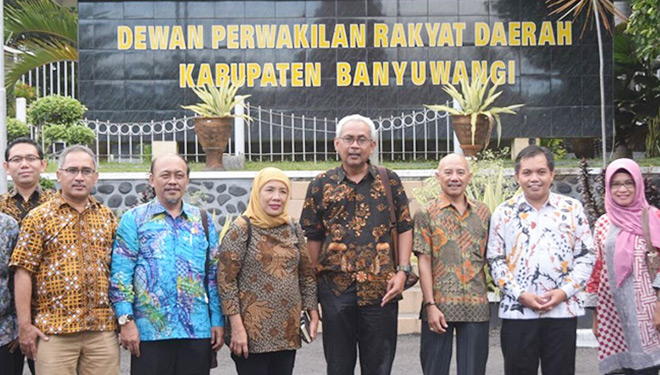 Rombongan Sekretariat DPR RI saat kunjungan kerja ke DPRD Banyuwangi. (Foto : DPRD Banyuwangi for TIMES Indonesia)