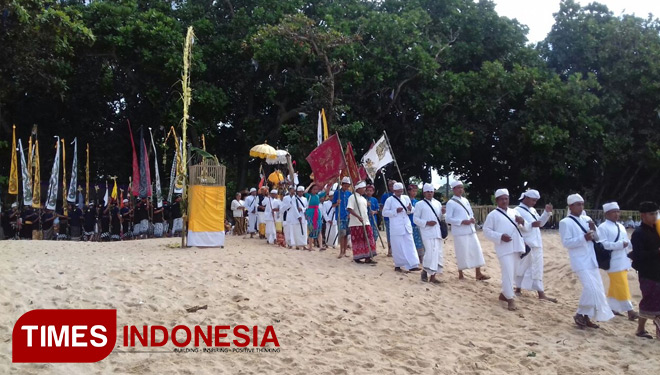 Lebih 40 Jolen Dilarung Di Balekambang Dalam Ritual Jalanidhi Puja