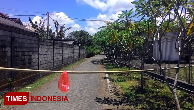 Sebuah jalan menuju Dusun Patoman Tengah, D