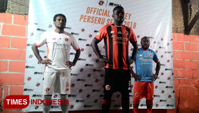 Perseru Serui mengenalkan jersey musim 2018 dan launching tim di Kota Malang. (FOTO: Imadudin M/Times Indonesia)