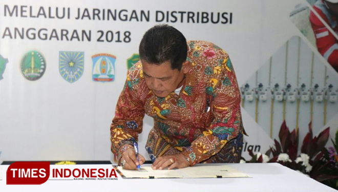 penandatanganan nota kesepahaman antara Kementerian Energi dan Sumber Daya Mineral (ESDM) dalam hal ini diwakili oleh (Plt) Direktur Jenderal Minyak dan Gas Bumi Kementerian ESDM. (FOTO: AJP TIMES Indonesia)