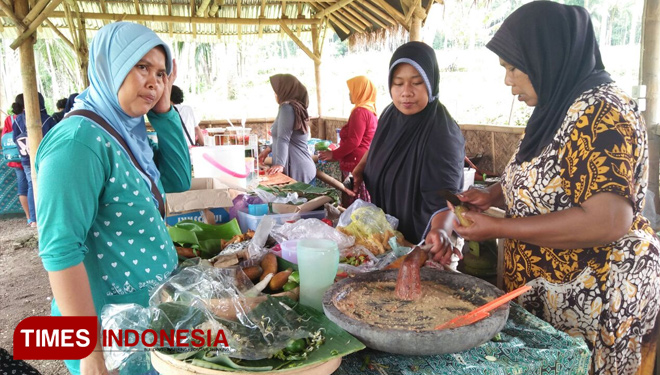 Pasar-Lumpur-Ledokombo-3.jpg