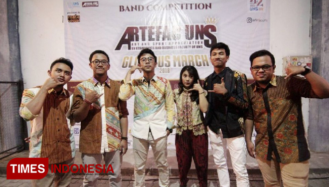 Mahasiswa FEB UB Mengikuti Band Competition di UNS. (FOTO: AJP TIMES Indonesia)
