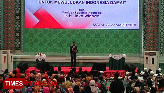 Presiden Jokowi saatmemberikan kuliah umum di Universitas Islam Malang (Unisma), Kamis (29/3/2018) (FOTO: Adhitya Hendra/ TIMES Indonesia)
