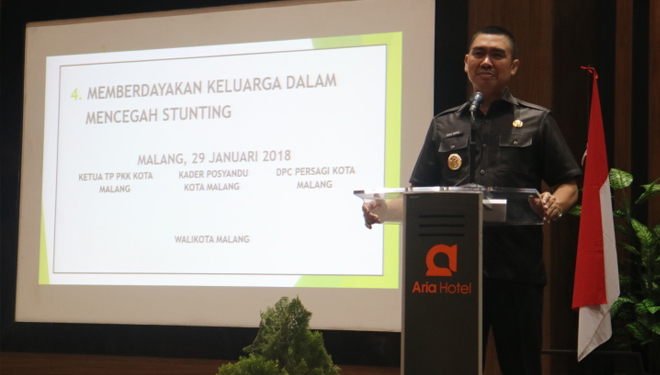 Wali Kota Malang, HM Anton berbicara dalam Seminar dan Konseling Gizi di Aria Gajayana Hotel pada Senin (29/1/2018). (FOTO: Humas Pemkot Malang)