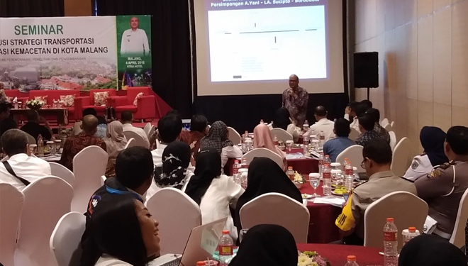 Suasana seminar Solusi Strategi Transportasi Mengatasi Kemacetan di Kota Malang (FOTO : Humas Pemkot Malang)