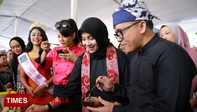 Kelezatan Ayam Kesrut di Festival Kuliner Banyuwangi