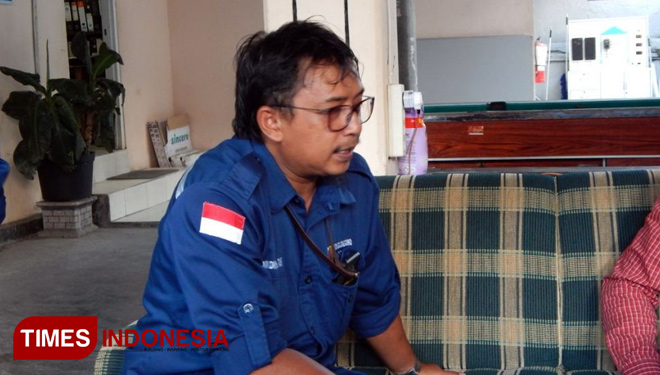 Dikdik Ahmad Samsudin Taufik, Manager PLN Rayon Bojonegoro Kota, Kamis, (12/4/2018). (FOTO: Ali Shodiqin/TIMES Indonesia)