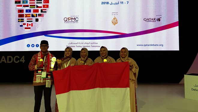 Santri Tazkia IIBS Malang Juara Lomba Debat Internasional di Qatar