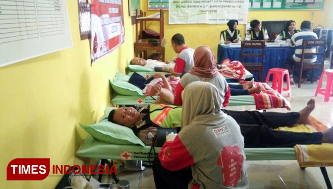 Polresta Probolinggo Gelar Bakti Sosial di Luar Kantor, Begini Suasananya