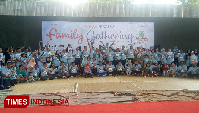 Family-Gathering-2.jpg