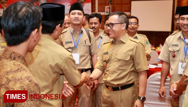 Bupati Anas Dorong Kades Ciptakan Inovasi Pengembangan Ekonomi Rakyat