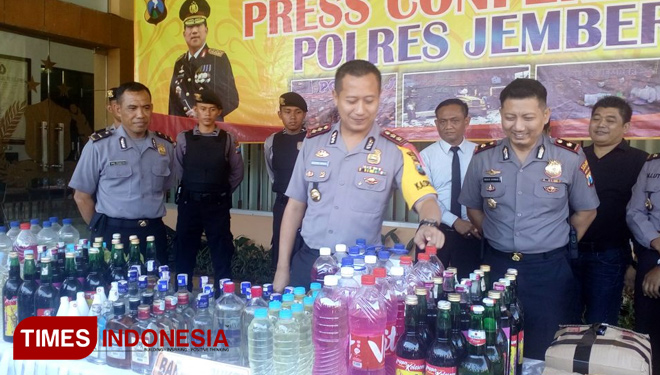 Cegah Jatuh Korban, Polres Jember Sita Ribuan Botol Miras Oplosan