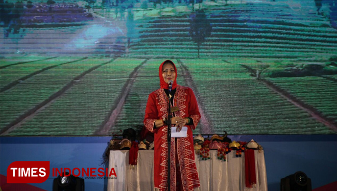 Tari Sintren Topeng Tayub 'Menutup' Wellcome Dinner