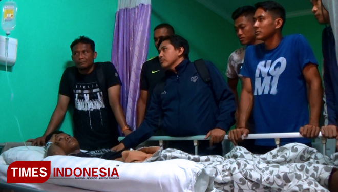 Manajemen dan Pemain Arema FC Jenguk Korban Kericuhan