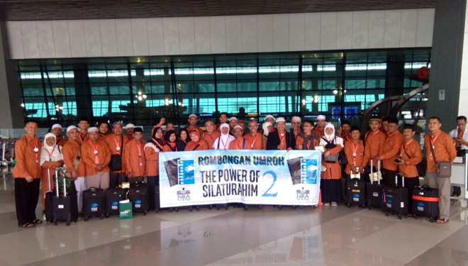 Peserta Umrah The Power of Silaturahim 2 di Bandara Internasional Soekarno Hatta sesaat sebelum berangkat ke tanah suci. (FOTO: Istimewa)
