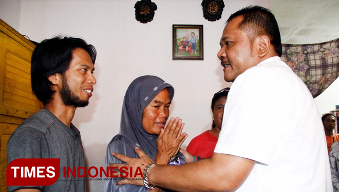 Manajemen Arema FC Ziarah Aremania Korban Kericuhan