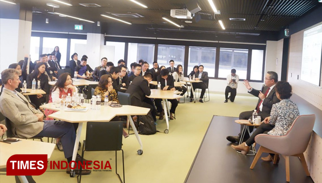 Mendes PDTT Ajak Mahasiswa Indonesia di Australia Kembali Membangun Desa