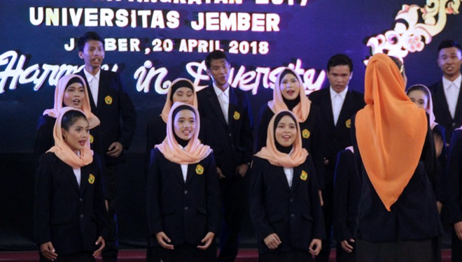 Lomba Paduan Suara Antarfakultas (LPSA) Universitas Jember menjadi media pemersatu mahasiswa di Kampus Tegalboto. (FOTO: Istimewa)
