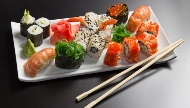Makanan Sushi. (FOTO: plimbi)