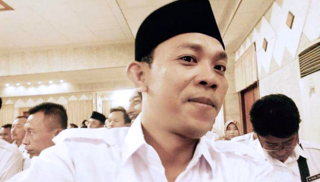 Kepala-Desa-Karangcangkring-Mansur.jpg
