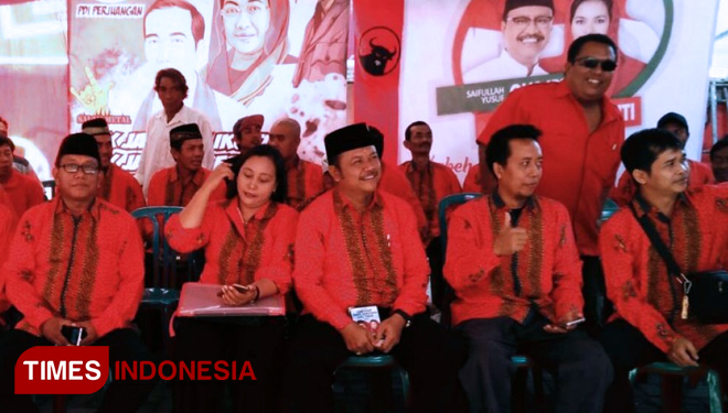 Bakal Calon Legislatif PDI-P berkumpul di Kantor DPC Jalan JA Suprapto Banyuwangi, Jumat (27/4/2018). (FOTO: PDI Perjuangan for TIMES Indonesia)