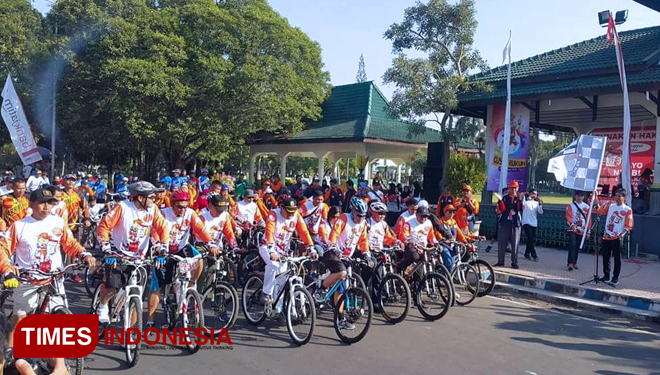 Acara fun bike yang digelar KPUD Bondowoso dalam rangka sosialisasi Pilkada 2018., Sabtu (28/4/2018). (FOTO: Bahrullah/TIMES Indonesia)
