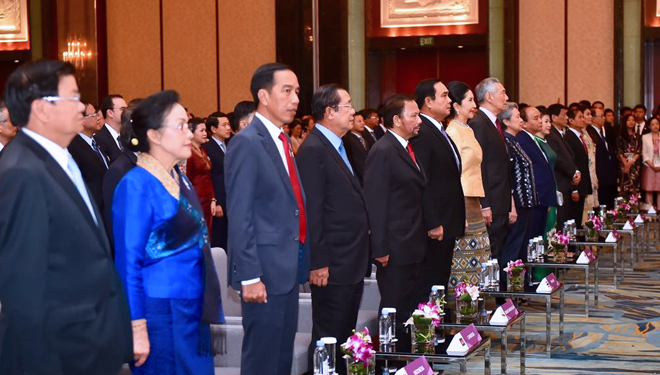 Presiden saat hadir pada KTT ke-32 ASEAN yang digelar di The Acacia Room, Hotel Shang-La, Singapura, pada Sabtu (28/4). (FOTO: Setkab)