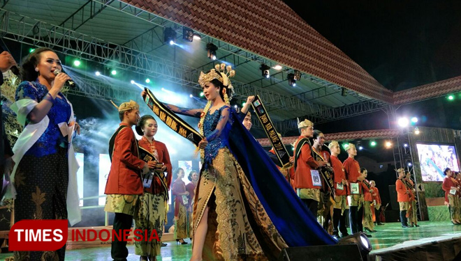 Suasana pada Malam Penobatan Grand Final Duta Wisata Joko Roro 2018 Kabupaten Malang di Gunung Kawi, Sabtu (28/4/2018) malam.(FOTO: Widodo irianto/ TIMES Indonesia)