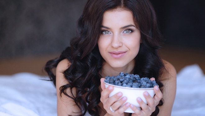 Makan blueberry dapat mencegah penuaan dini. (FOTO: jonbarron.org)