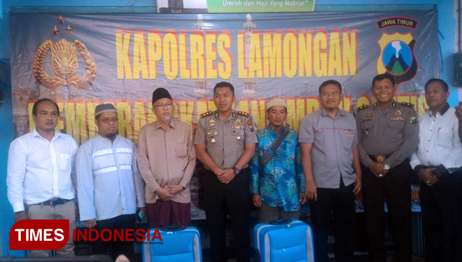 Kapolres Lamongan Berangkatkan Umroh Mantan Narapidana Teroris