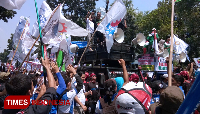 Unjuk rasa May Day 2018 di Jakarta, Selasa (1/5/2018) (FOTO: Hasbullah/ TIMES Indonesia)
