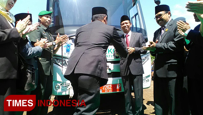 BUS-SEKOLAH1.jpg