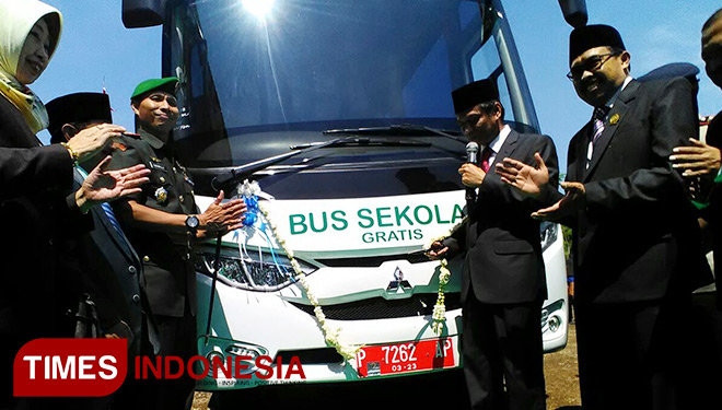 BUS-SEKOLAH2.jpg