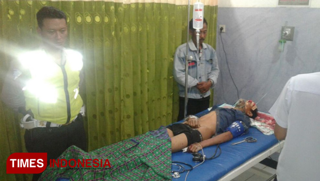 Korban saat menjalani perawatan di Rumah sakit NU Mangir, Rogojampi. (FOTO: Erwin Wahyudi/TIMES Indonesia)