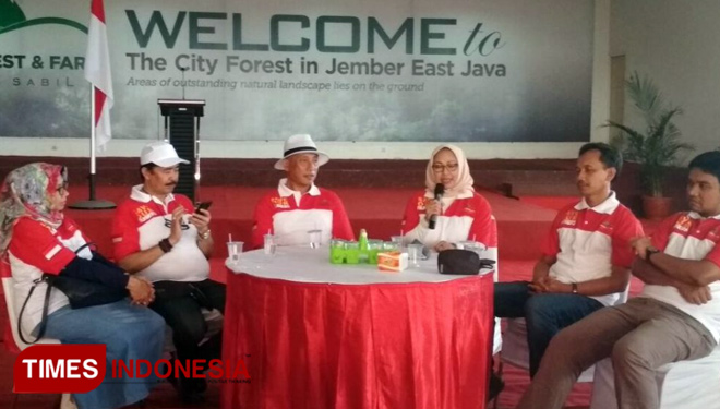 Musdhalifah Mahmud Deputi Bidang Koordinasi Pangan dan Pertanian Kemenko Perekonomian RI Saat dialog Bersama Petani Tebu yang tergabung dalam APTRI (FOTO: Moh Bahri/TIMES Indonesia)