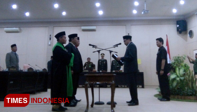 Sinol dan Rusdi Resmi Menjadi Anggota DPRD Bondowoso