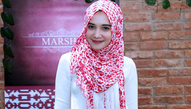 Fashion Hijab ala Artis Cantik Zaskia Sungkar (FOTO: Cinta Hijabers)