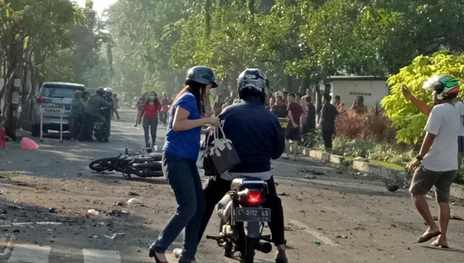 Suasana pasca teror bom bunuh diri di Gereja Surabaya. (FOTO: Istimewa)