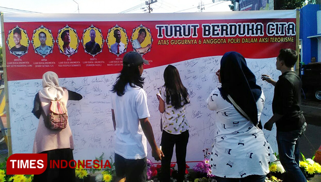 Warga Bondowoso Tunjukkan Bela Sungkawa pada Aksi Terorisme