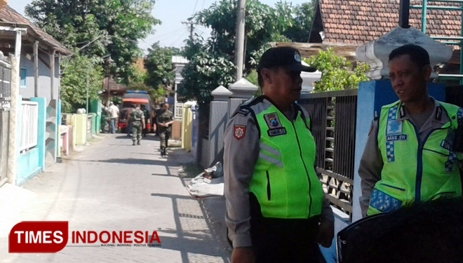 Densus Grebek Rumah Terduga Teroris Di Sidoarjo - TIMES Indonesia