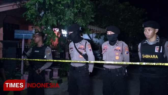 Densus 88 Gerebek Rumah Terduga Teroris di Probolinggo