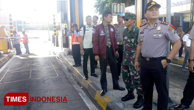 Periksa CCTV Tol, Kapolresta Sidoarjo Pastikan Buru Pelempar Benda Mirip Bom di Pintu Tol