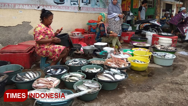 Pasar Ikan tradisional di Desa Kolensari Kecamatan Panarukan Kabupaten Situbondo Jawa Timur (FOTO: Fawaid/TIMES Indonesia)