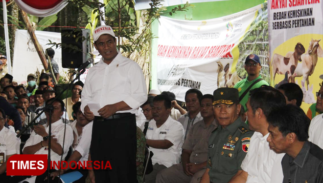 Menteri Pertanian, Amran Sulaiman, saat di Bondowoso. (FOTO: Sofy/TIMES Indonesia)