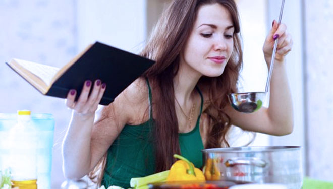 Ilustrasi - Memakan makanan yang pedas dan bersantan saat sahur bisa membuat cepat haus saat puasa (FOTO: thinkstockphotos.com)