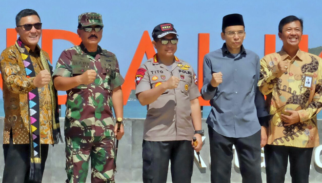 Panglima TNI dan Kapolri didampingi Gubernur NTB serta Direktur Utama ITDC, saat meninjau secara langsung persiapan lokasi Lari Maraton di KEK Mandalika. (FOTO: Istimewa)