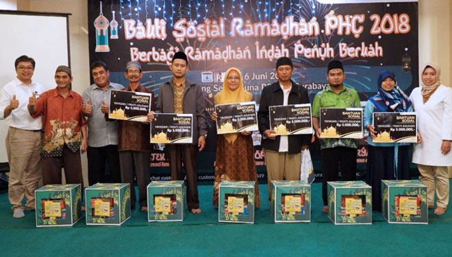Giat baksos PT PHC hadirkan warga Kalimas dan anak - anak yayasan yatim piatu di Surabaya, Rabu (6/6/2018).(FOTO: Istimewa)