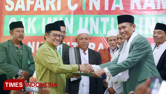 Ketua Umum PKB Muhaimin Iskandar alias Cak Imin (kiri). (FOTO : Alfi Dimyati/TIMES Indonesia)